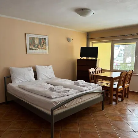 Pensionat Przy Plazy Pokoje&apartamenty *